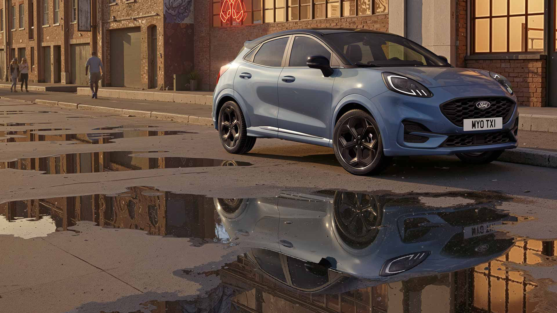 Heller Ford Puma, am Straßenrand geparkt