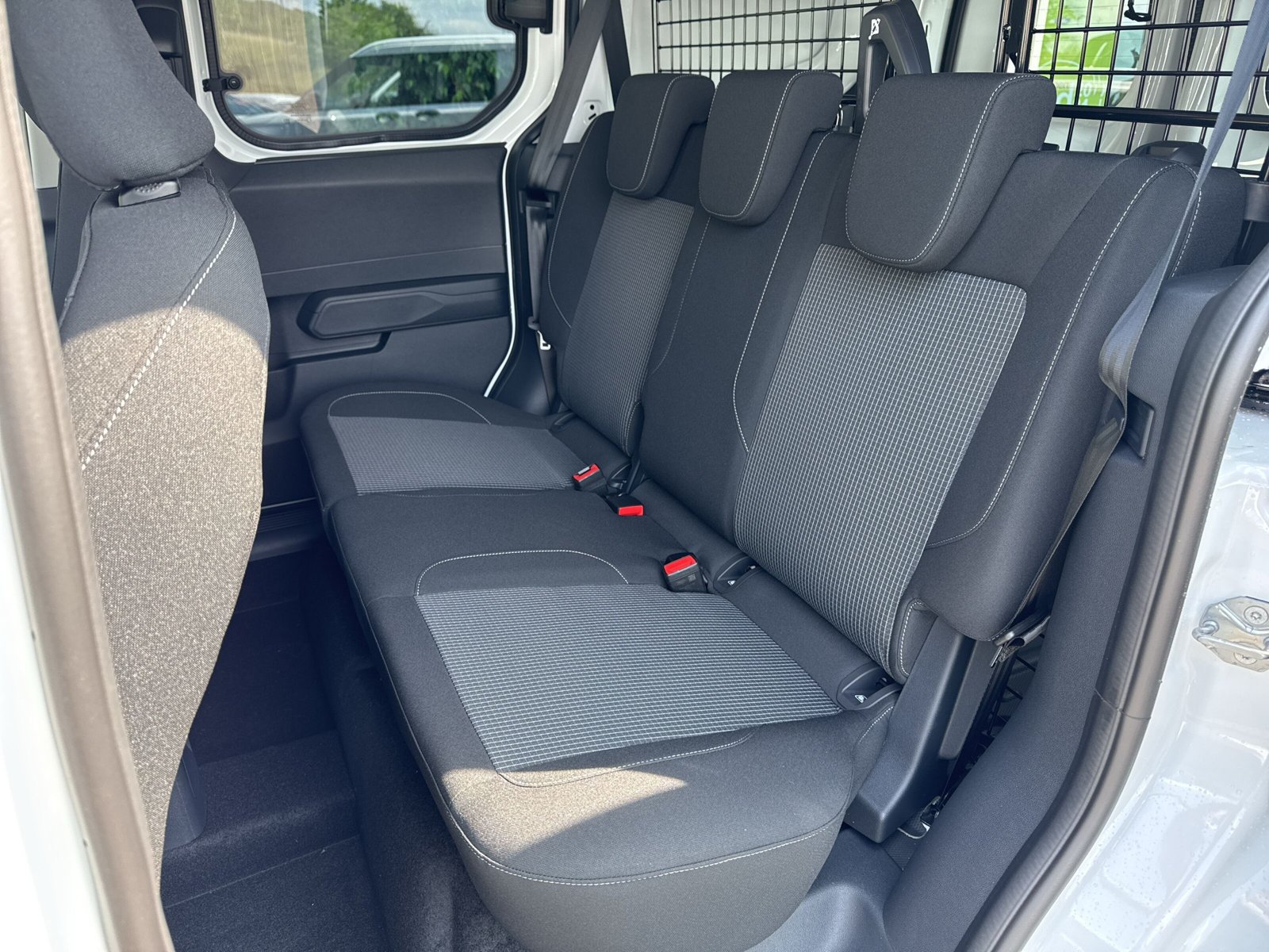 Fahrzeugabbildung Ford Transit Courier Trend Doppelkabine