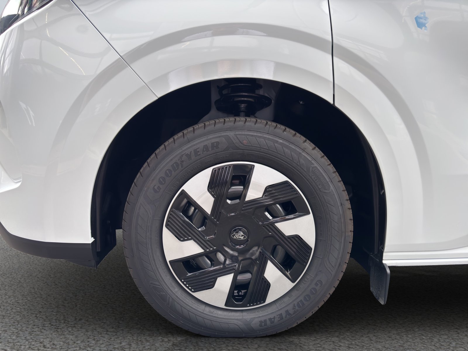 Fahrzeugabbildung Ford Transit Custom eMotor E 320 L1 Trend RWD