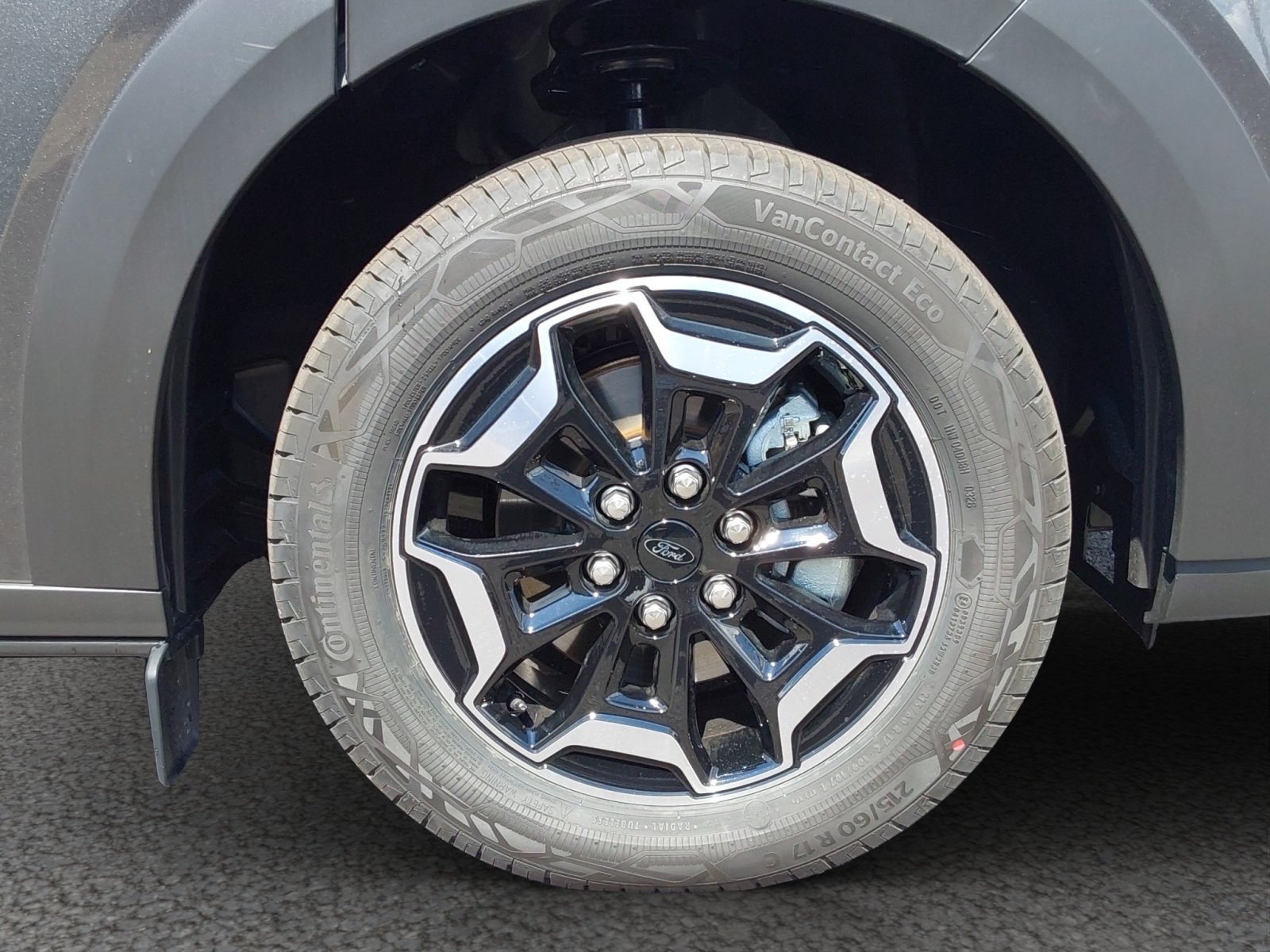 Fahrzeugabbildung Ford Tourneo Custom 125 kW Diesel 320 L2 Active #B&O Sound