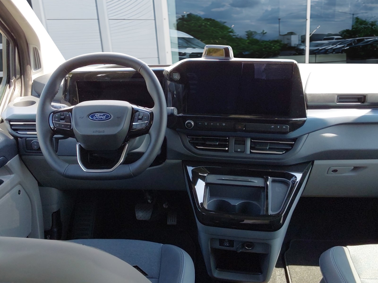 Fahrzeugabbildung Ford Tourneo Custom 125 kW Diesel 320 L2 Active #B&O Sound