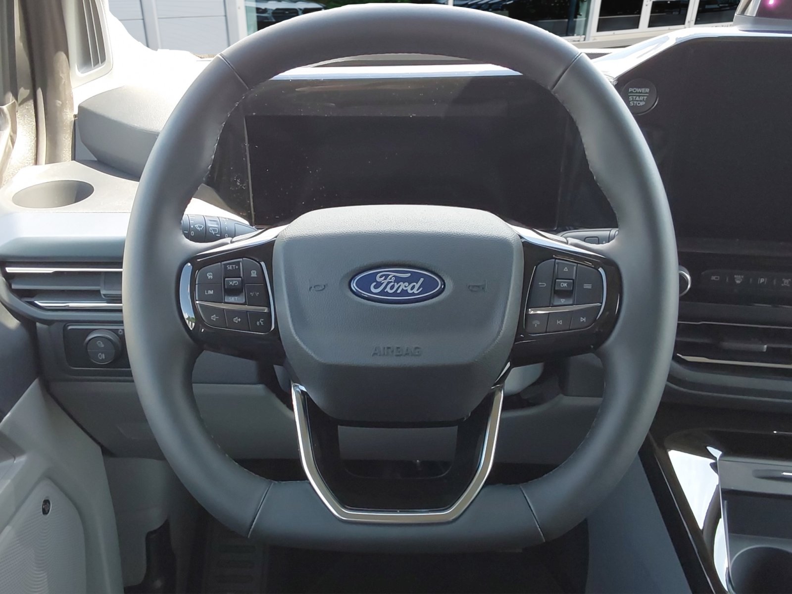 Fahrzeugabbildung Ford Tourneo Custom 125 kW Diesel 320 L2 Active #B&O Sound