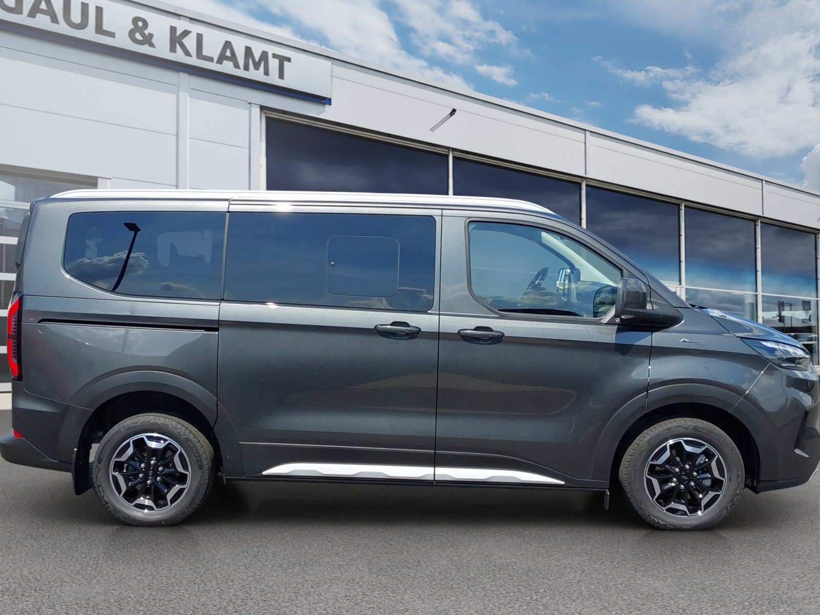 Fahrzeugabbildung Ford Tourneo Custom 125 kW Diesel 320 L2 Active #B&O Sound
