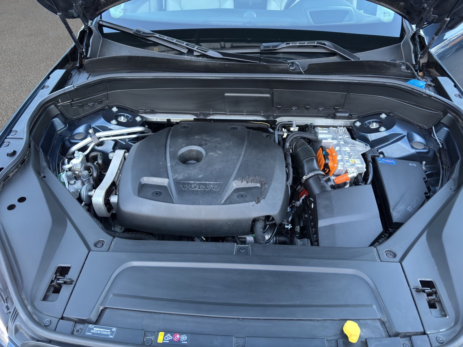 Fahrzeugabbildung Volvo XC 90 Ultimate Dark Recharge Plug-In Hybrid AWD