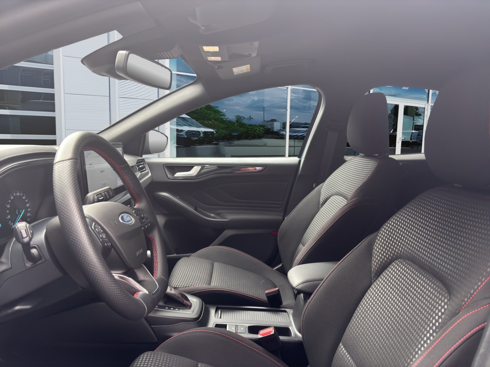 Fahrzeugabbildung Ford Focus 1.0 Ecoboost ST-Line #Winterpaket #Fahrassistenz-Paket 2