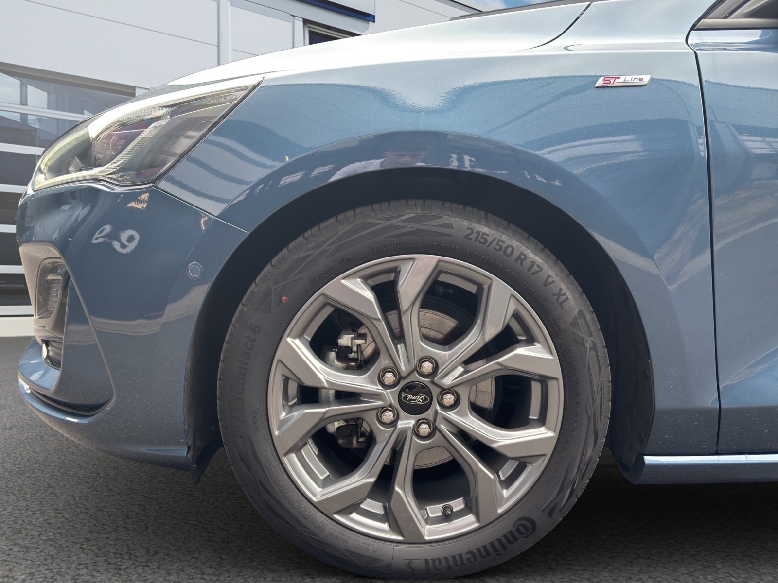 Fahrzeugabbildung Ford Focus 1.0 Ecoboost ST-Line #Winterpaket #Fahrassistenz-Paket 2