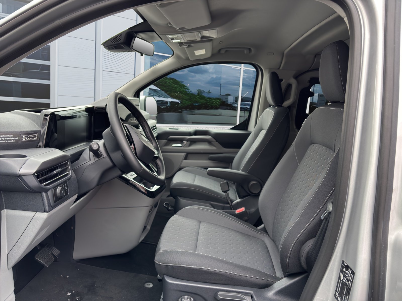 Fahrzeugabbildung Ford Tourneo Custom 2.0 Ecoblue 320 L1 Nugget Titanium Aufstelldach FWD