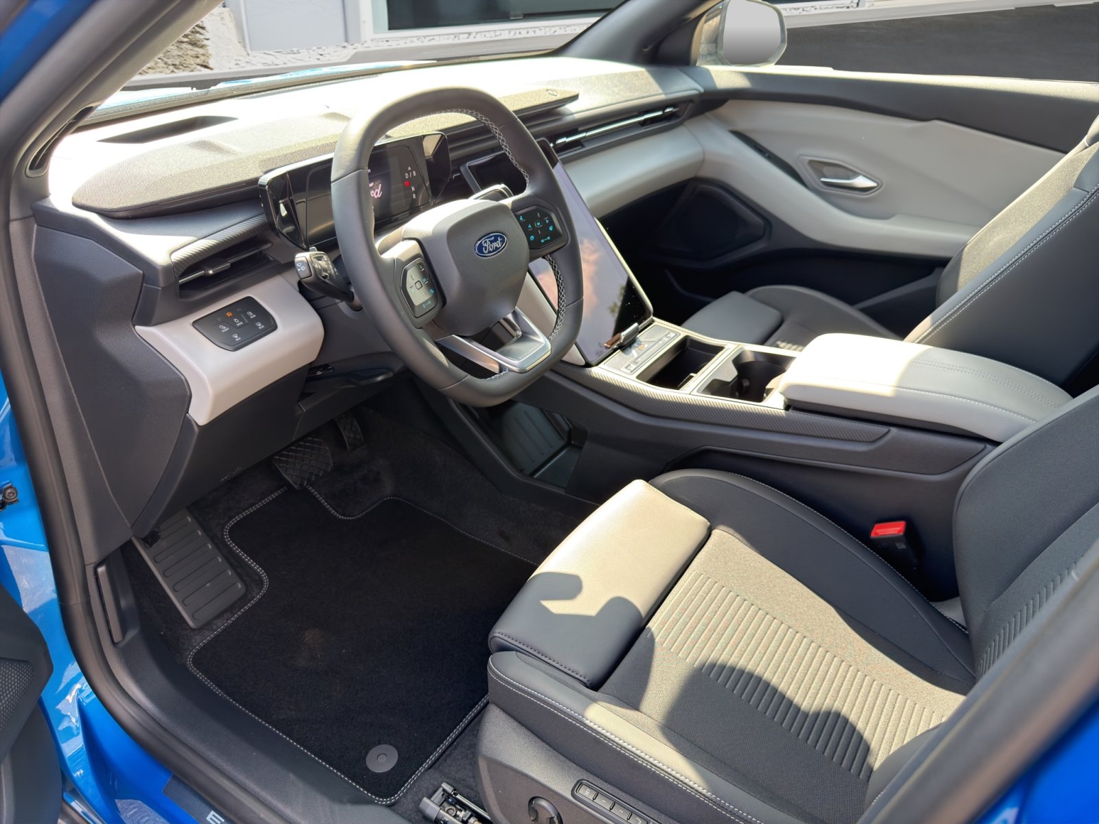 Fahrzeugabbildung Ford Explorer BEV 210 kW Premium #HeadUp #Navi #Panoramadach