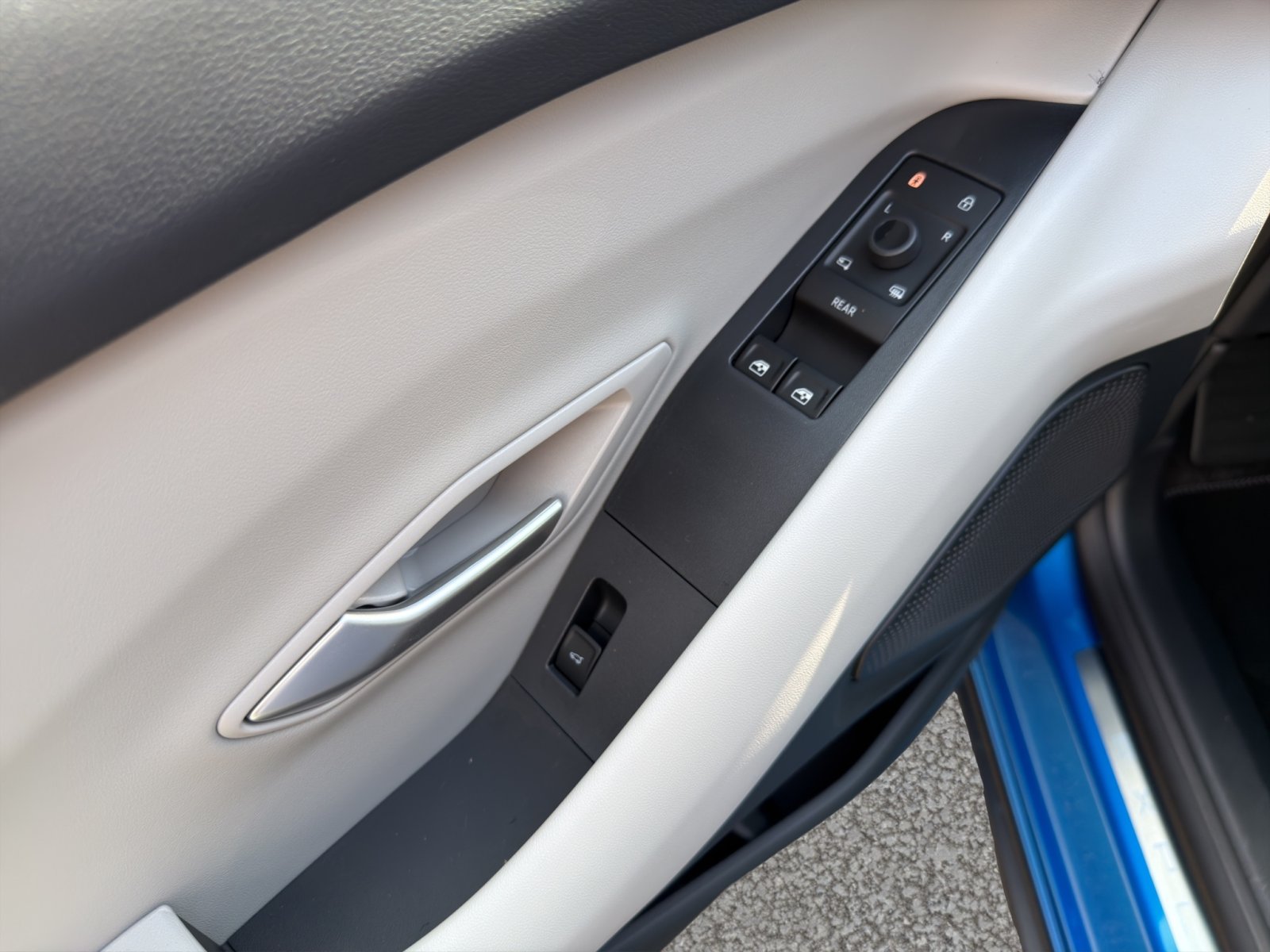 Fahrzeugabbildung Ford Explorer BEV 210 kW Premium #HeadUp #Navi #Panoramadach