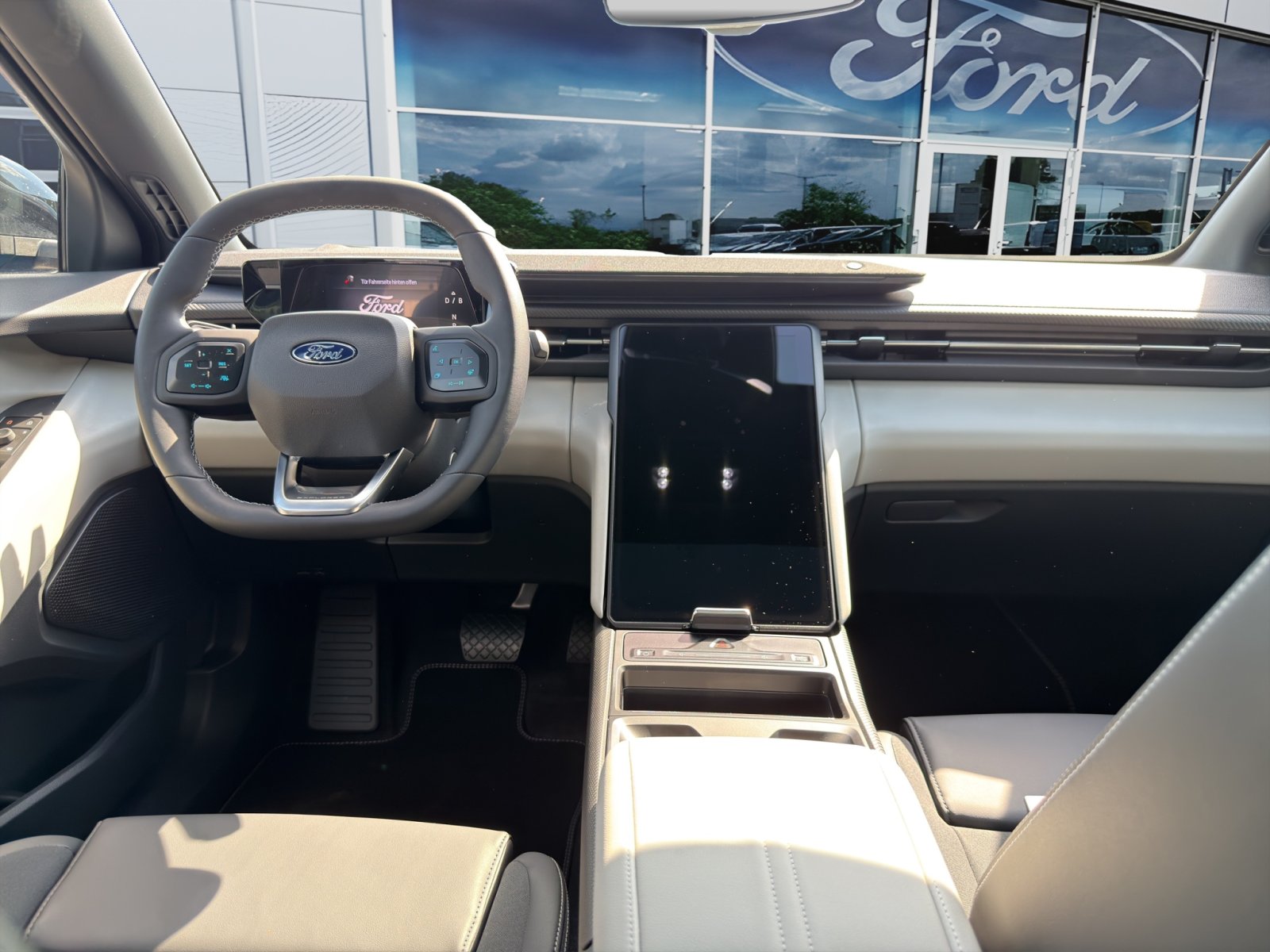 Fahrzeugabbildung Ford Explorer BEV 210 kW Premium #HeadUp #Navi #Panoramadach