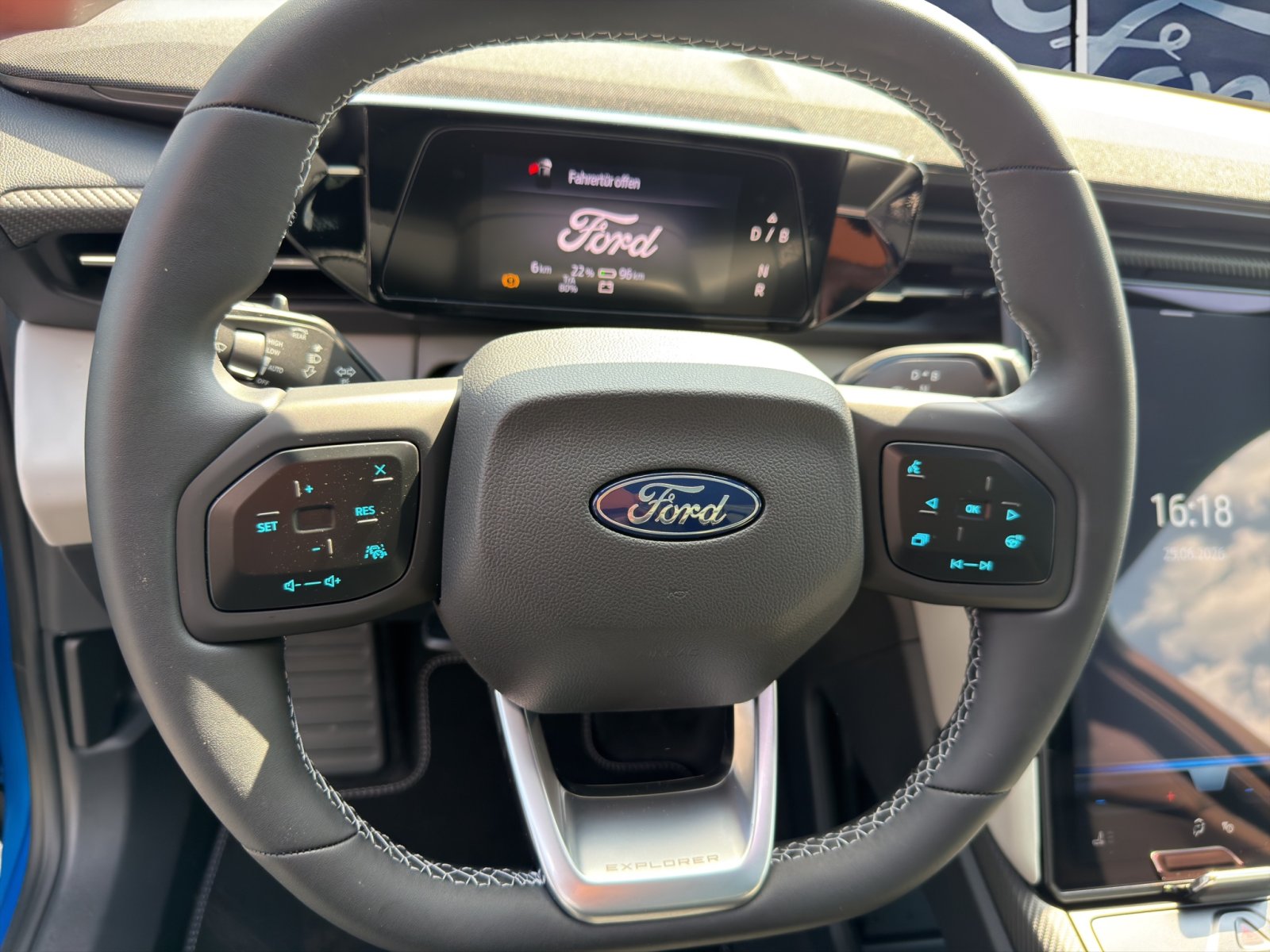 Fahrzeugabbildung Ford Explorer BEV 210 kW Premium #HeadUp #Navi #Panoramadach