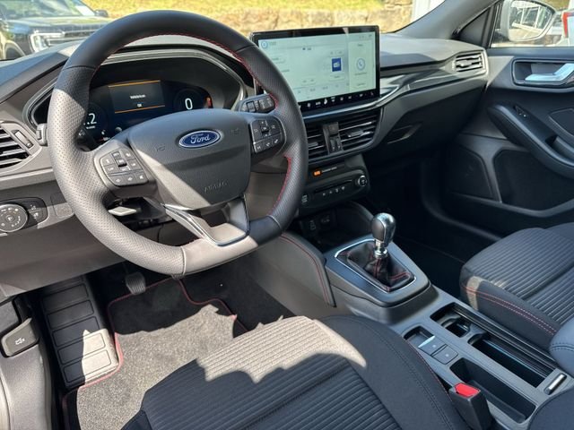 Fahrzeugabbildung Ford Focus 1,0l EcoBoost ST-Line X #Tempomat #RFK #Tempomat #EasyParking