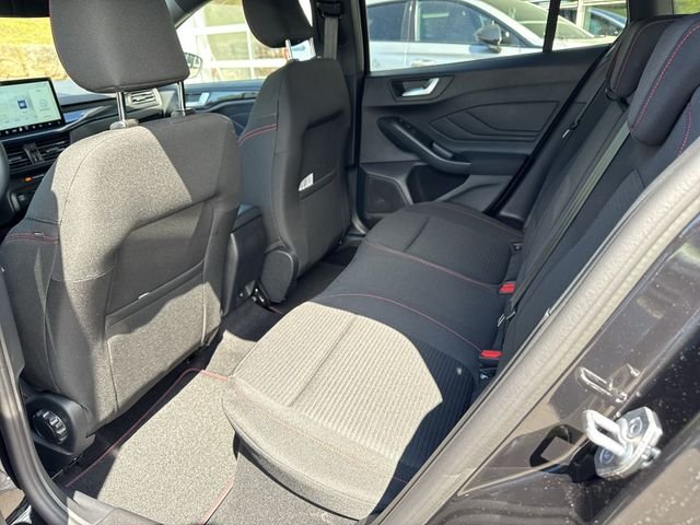Fahrzeugabbildung Ford Focus 1,0l EcoBoost ST-Line X #Tempomat #RFK #Tempomat #EasyParking
