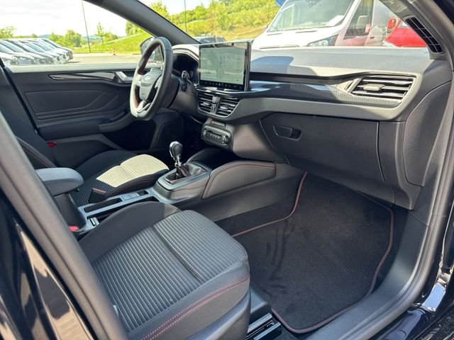 Fahrzeugabbildung Ford Focus 1,0l EcoBoost ST-Line X #Tempomat #RFK #Tempomat #EasyParking