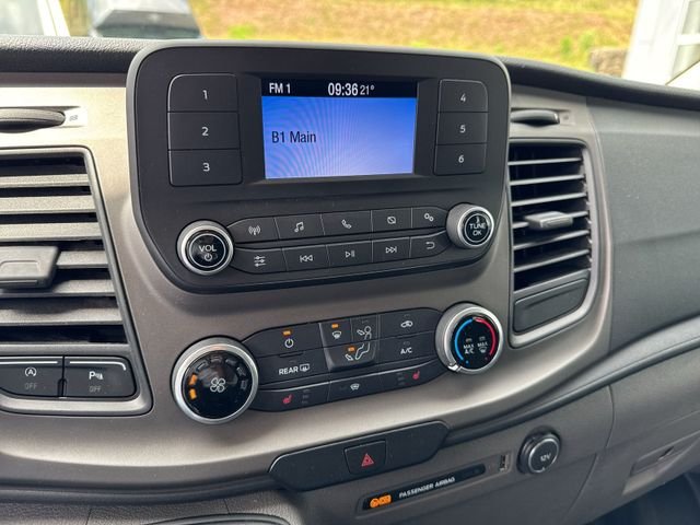 Fahrzeugabbildung Ford Transit Custom Kombi 320 L1 Trend #6-Sitzer