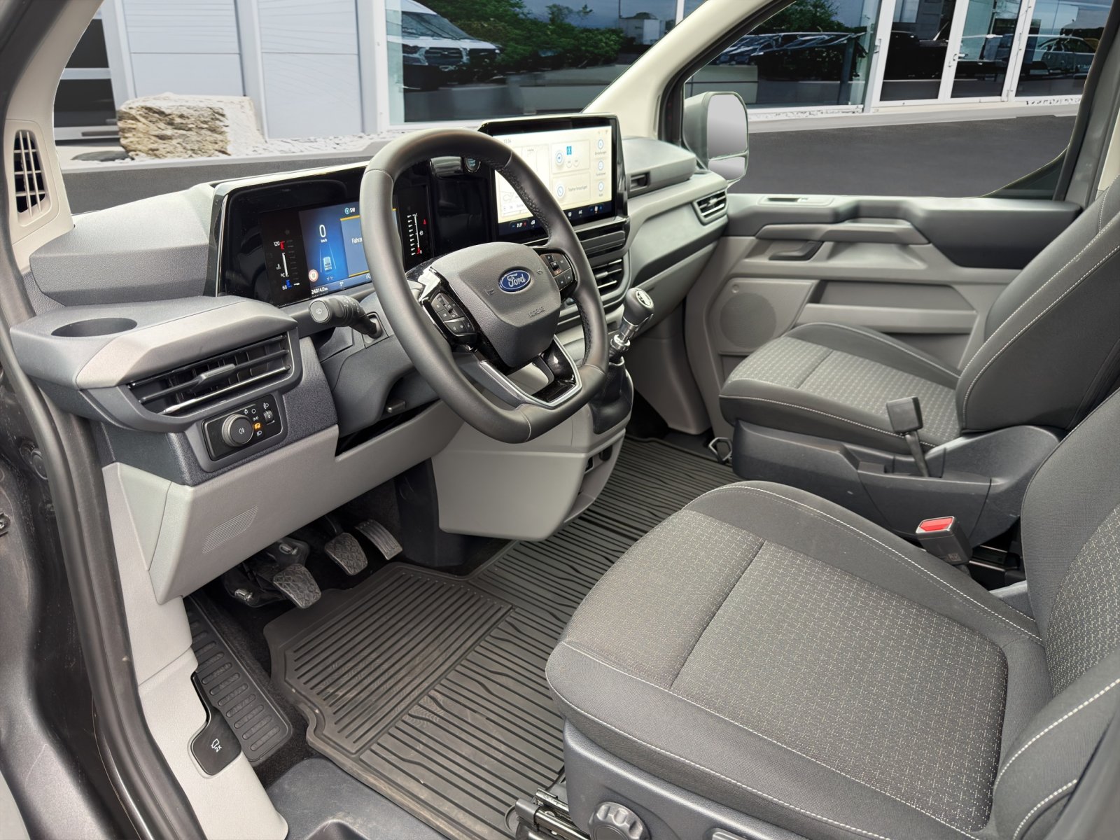 Fahrzeugabbildung Ford Tourneo Custom 320 L1 Tourneo Trend FWD