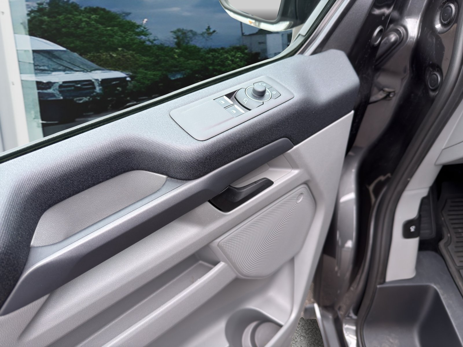 Fahrzeugabbildung Ford Tourneo Custom 320 L1 Tourneo Trend FWD