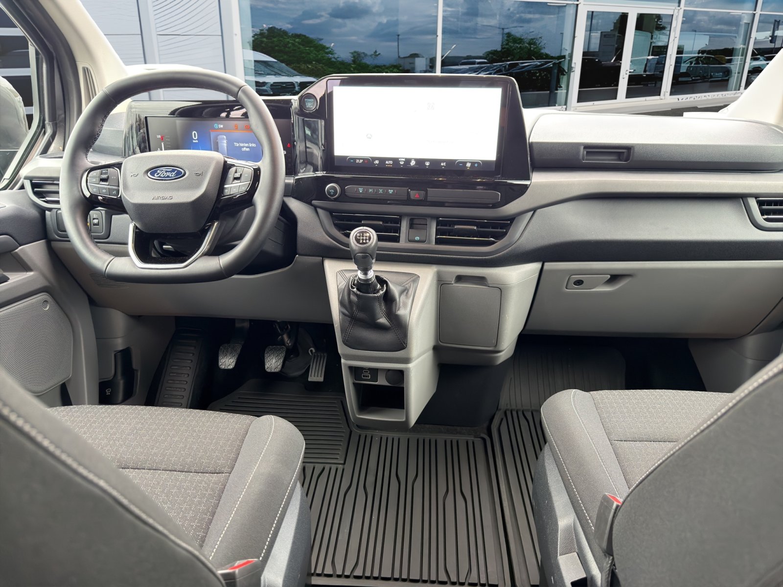 Fahrzeugabbildung Ford Tourneo Custom 320 L1 Tourneo Trend FWD