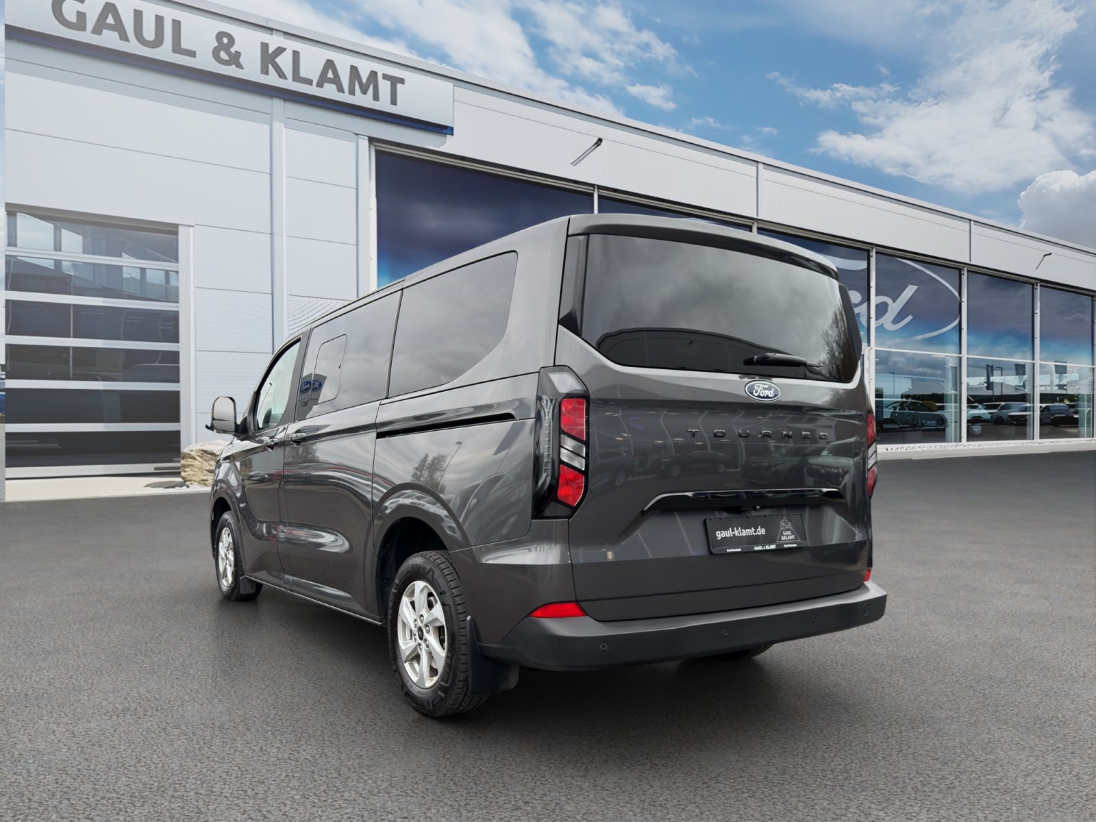Fahrzeugabbildung Ford Tourneo Custom 320 L1 Tourneo Trend FWD