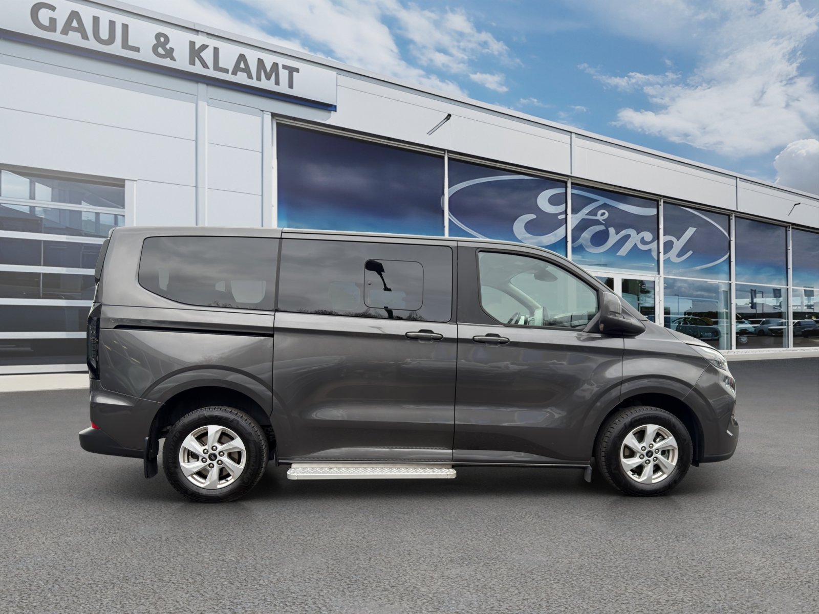 Fahrzeugabbildung Ford Tourneo Custom 320 L1 Tourneo Trend FWD