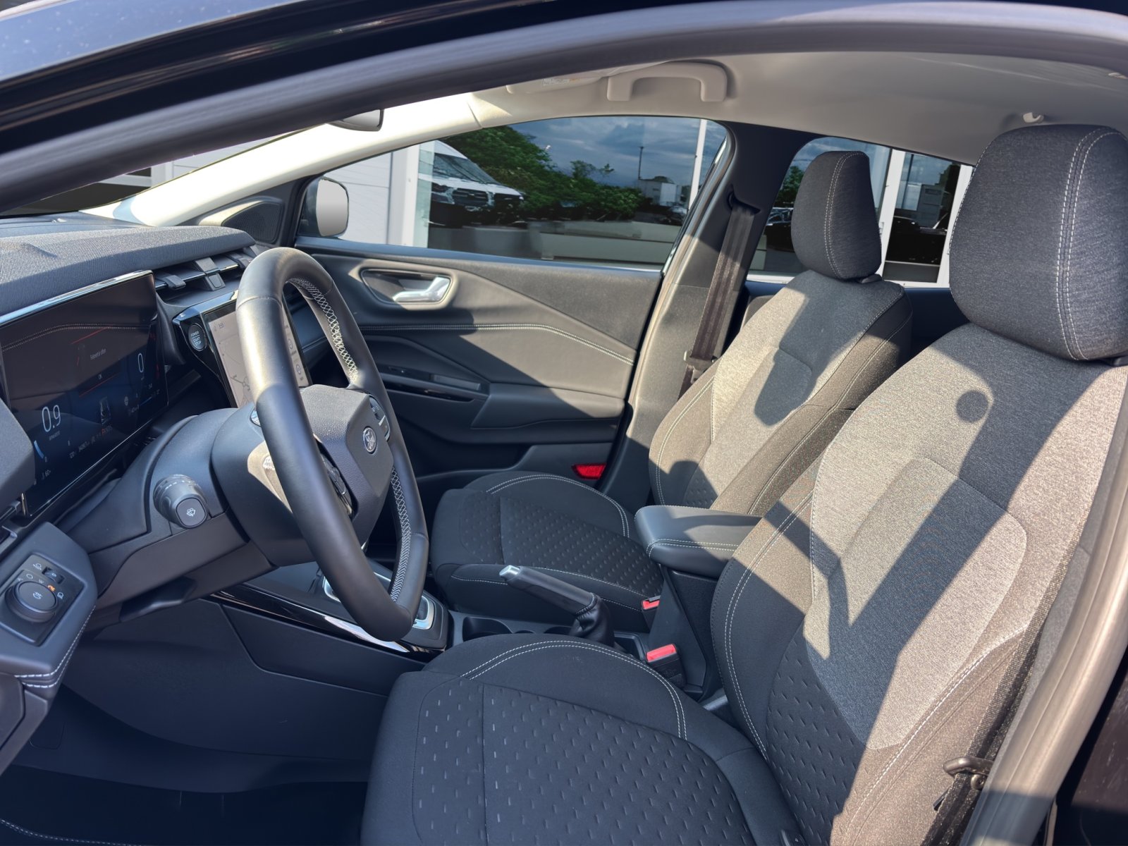 Fahrzeugabbildung Ford Puma 1.0 Ecoboost Titanium