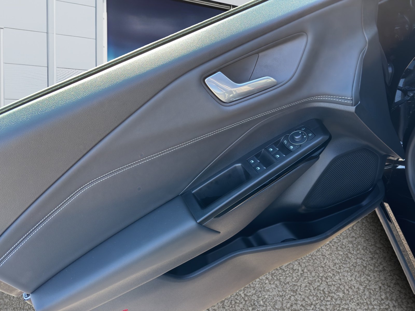 Fahrzeugabbildung Ford Puma 1.0 Ecoboost Titanium