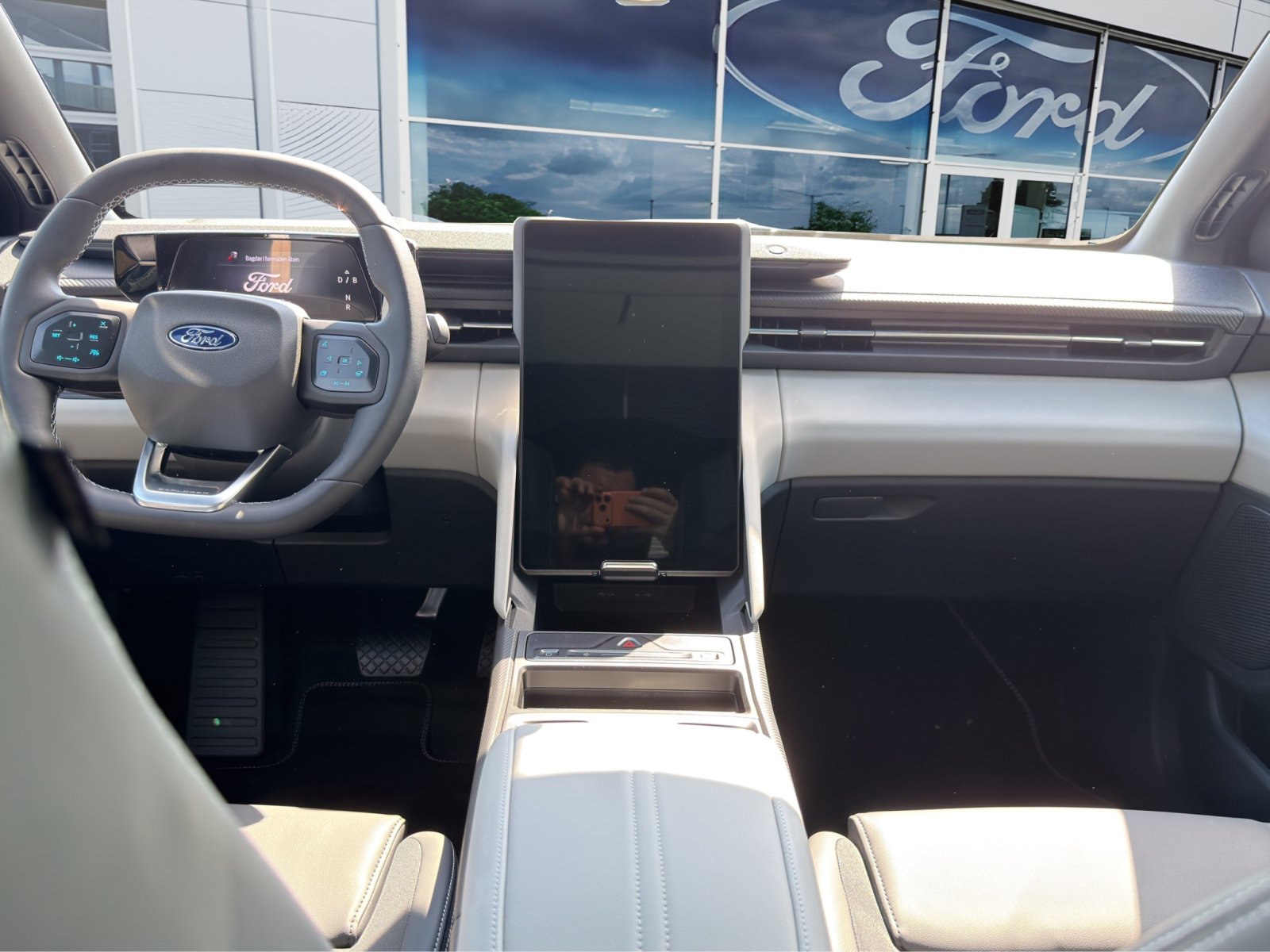 Fahrzeugabbildung Ford Explorer BEV 210 kW Premium #HeadUp #Navi #Panoramadach