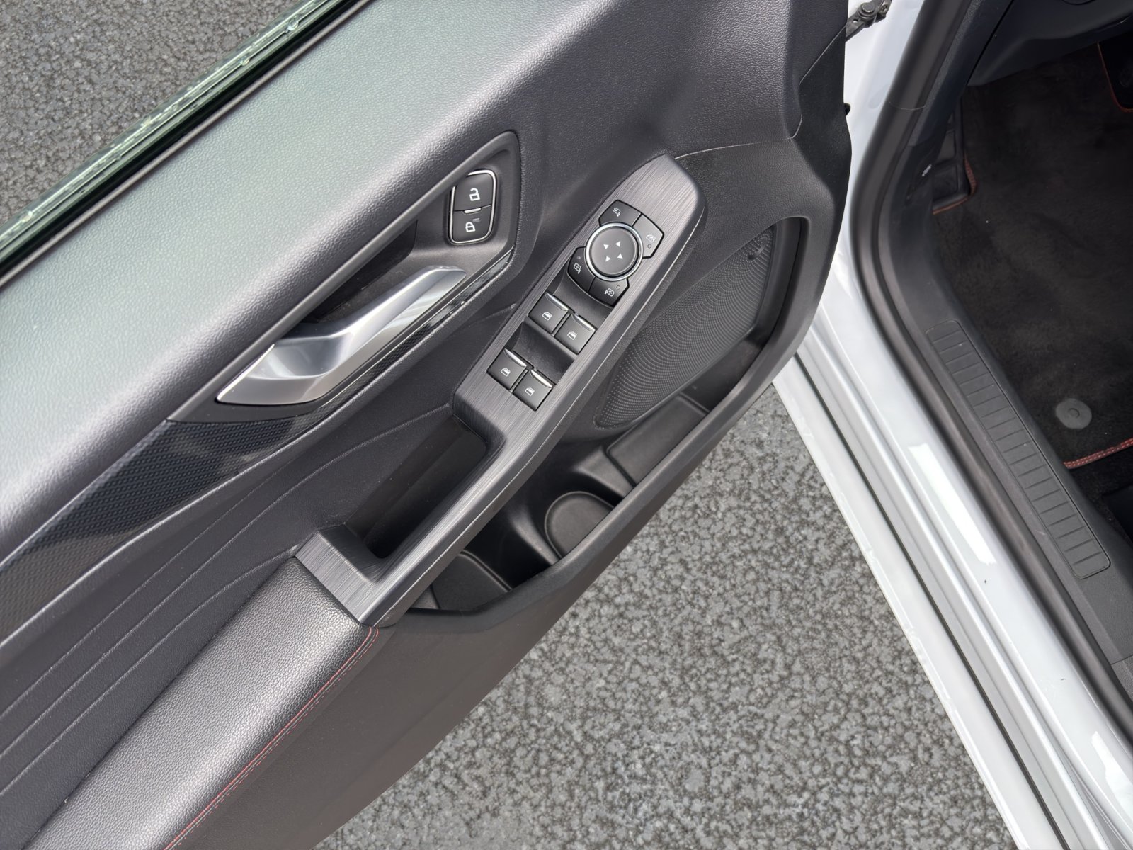 Fahrzeugabbildung Ford Kuga 2.5 PHEV Plug-In Hybrid ST-Line X #Winterpaket #Rückfahrkamera