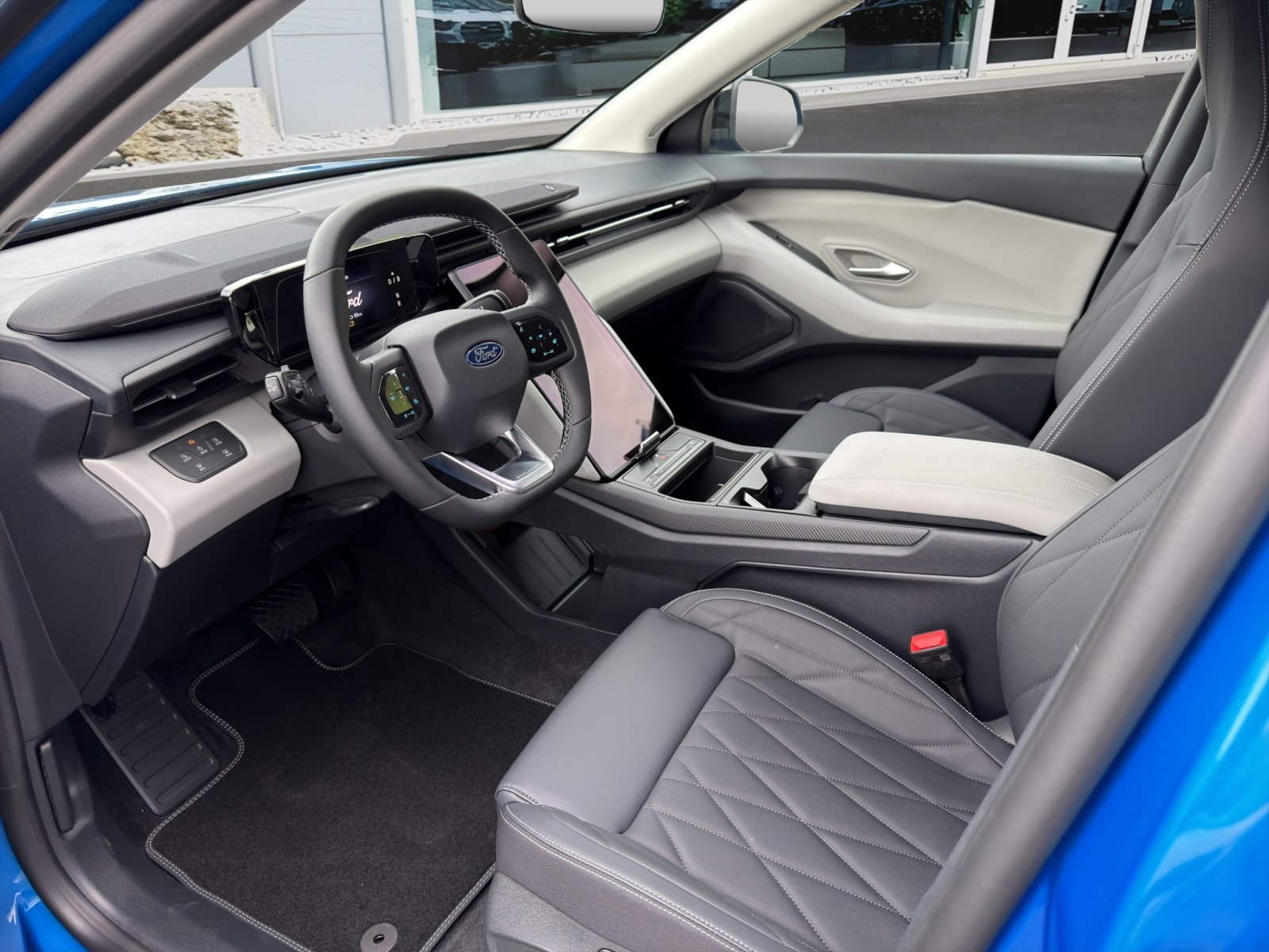 Fahrzeugabbildung Ford Explorer eMotor Premium RWD