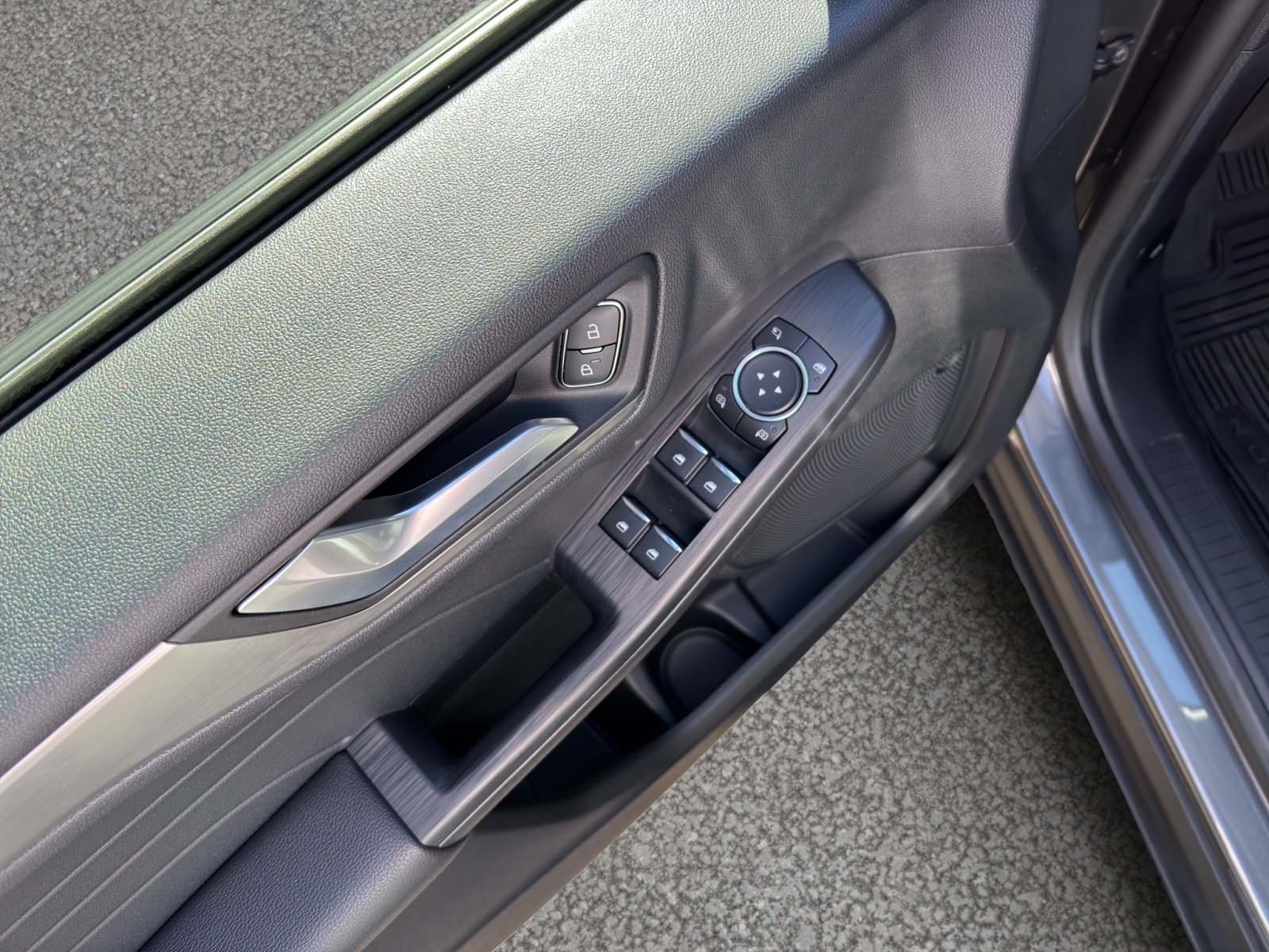 Fahrzeugabbildung Ford Kuga 2.5 PHEV Plug-In Hybrid Titanium X #Rückfahrkamera