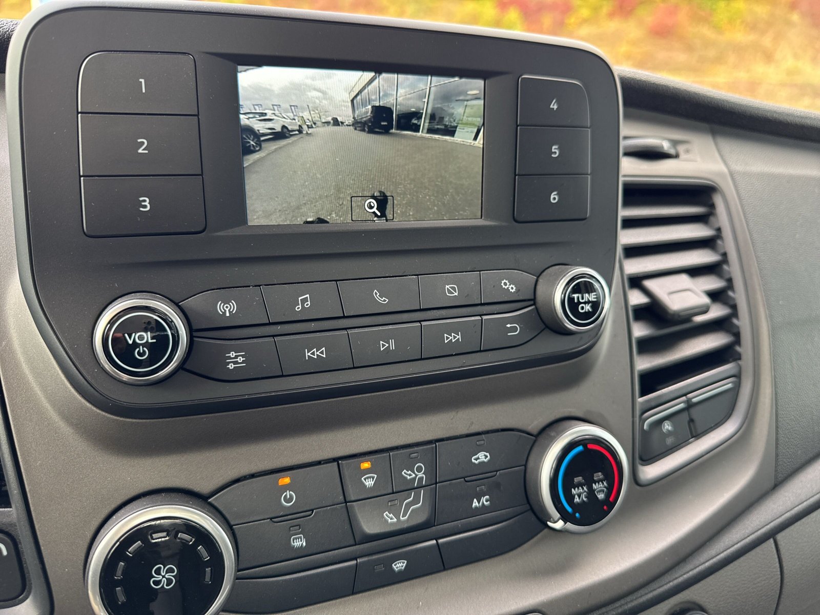 Fahrzeugabbildung Ford Transit 350 L3 Einzelkabine Trend Pritsche