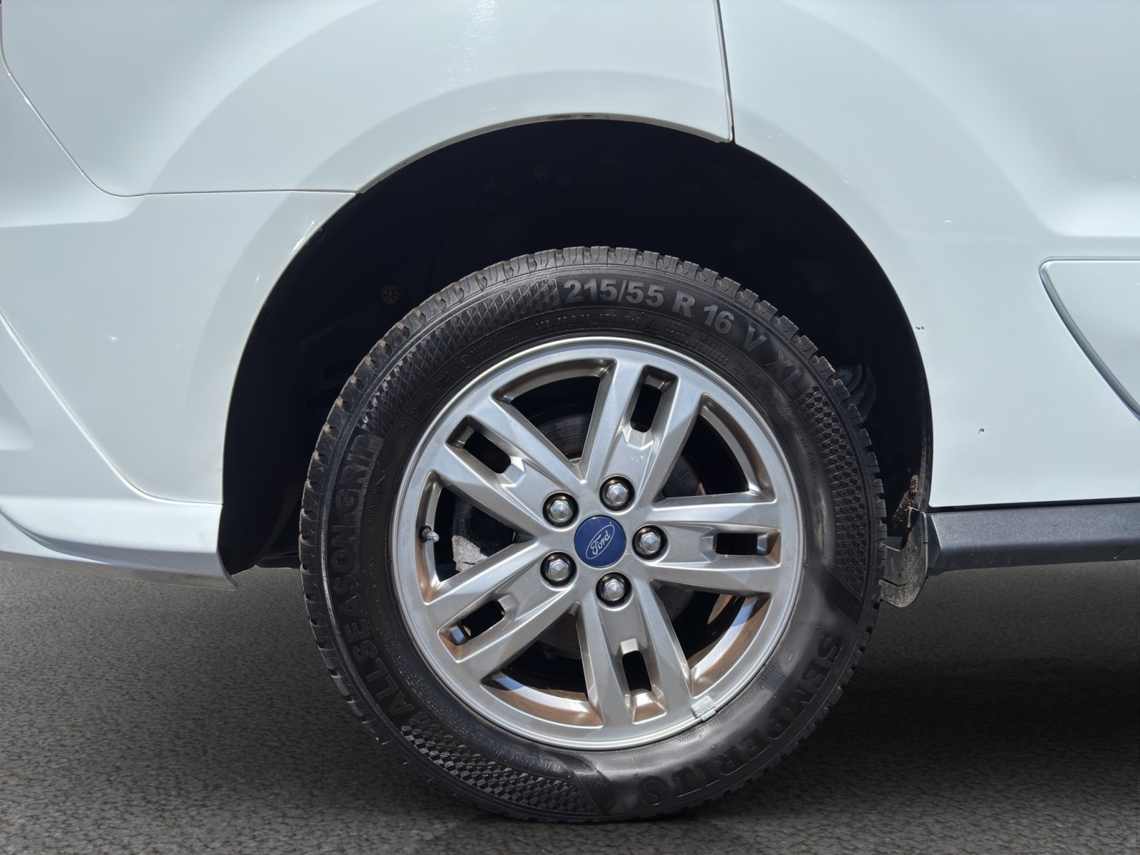 Fahrzeugabbildung Ford Tourneo Connect Titanium
