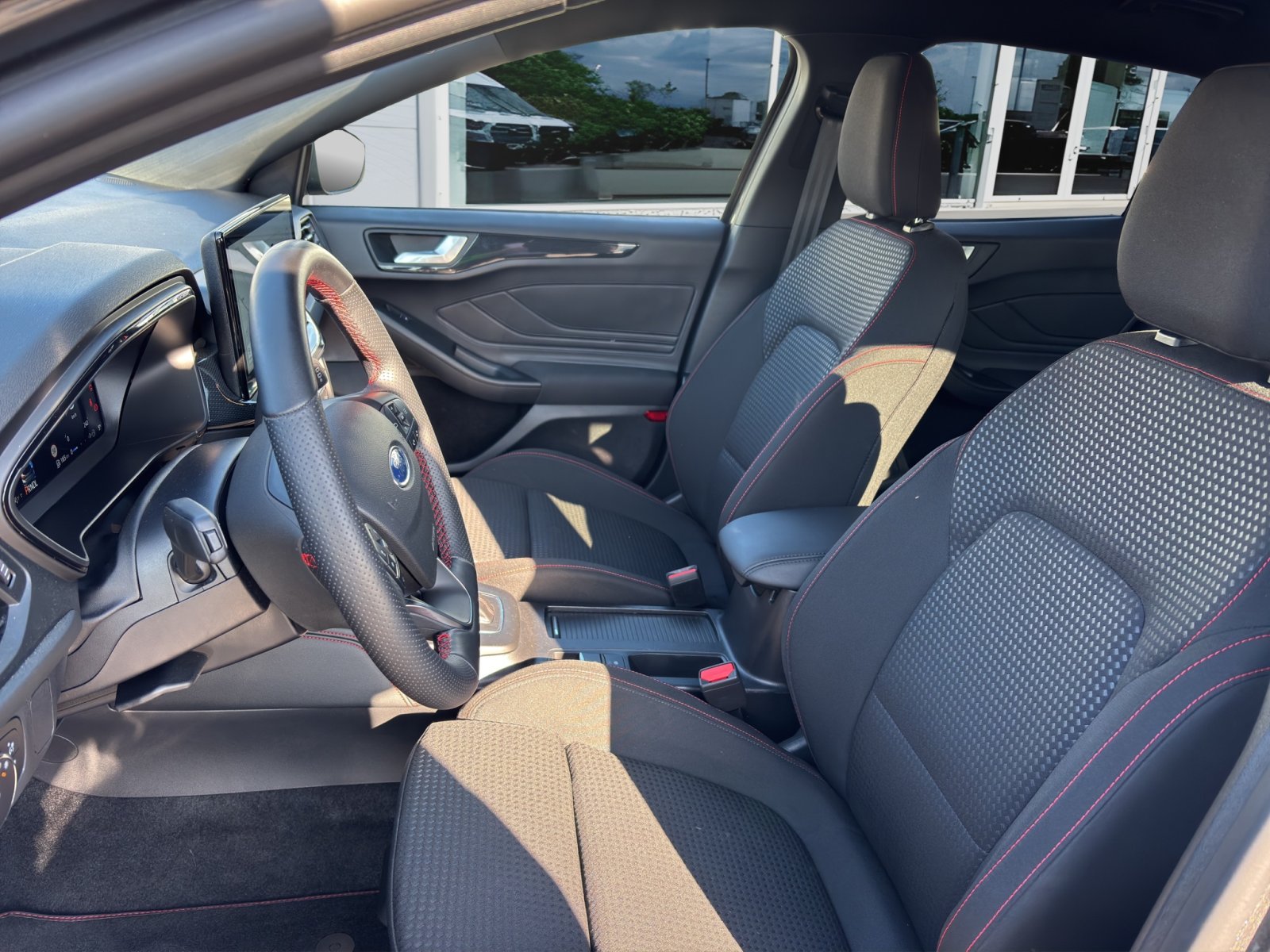 Fahrzeugabbildung Ford Focus 1.0 Ecoboost ST-Line X #Winterpaket