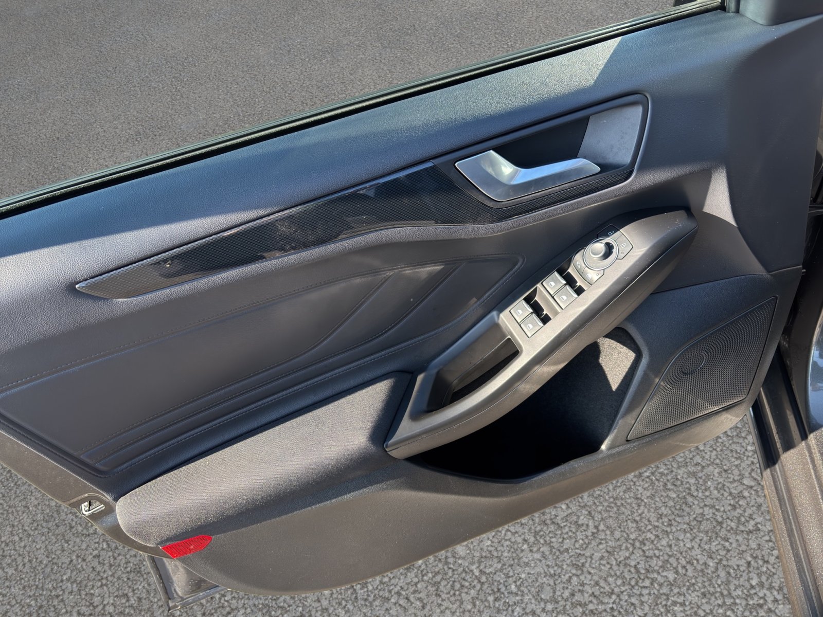 Fahrzeugabbildung Ford Focus 1.0 Ecoboost ST-Line X #Winterpaket