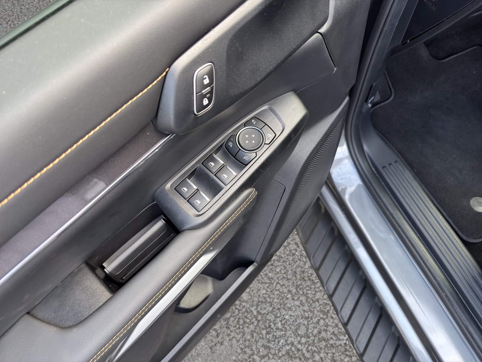 Fahrzeugabbildung Ford Ranger Plug-in-Hybrid Wildtrak e-4WD Doppelkabine #AHK