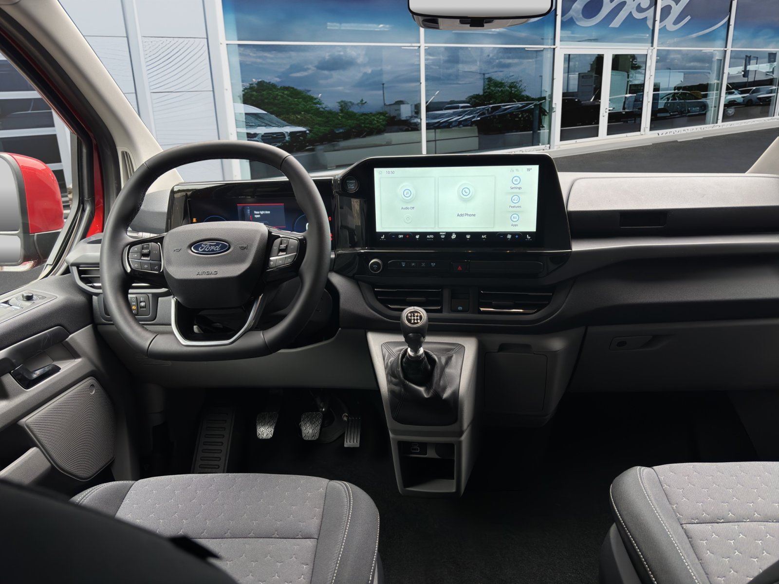 Fahrzeugabbildung Ford Tourneo Custom 2.0 Ecoblue 320 L1 Tourneo Titanium FWD