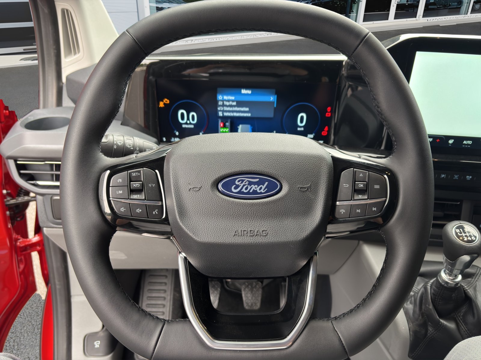 Fahrzeugabbildung Ford Tourneo Custom 2.0 Ecoblue 320 L1 Tourneo Titanium FWD