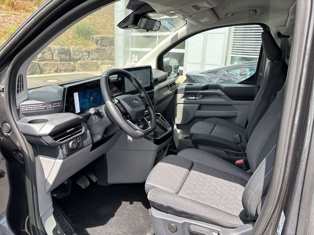 Fahrzeugabbildung Ford Tourneo Custom 2.0 320 L1 Nugget Titanium