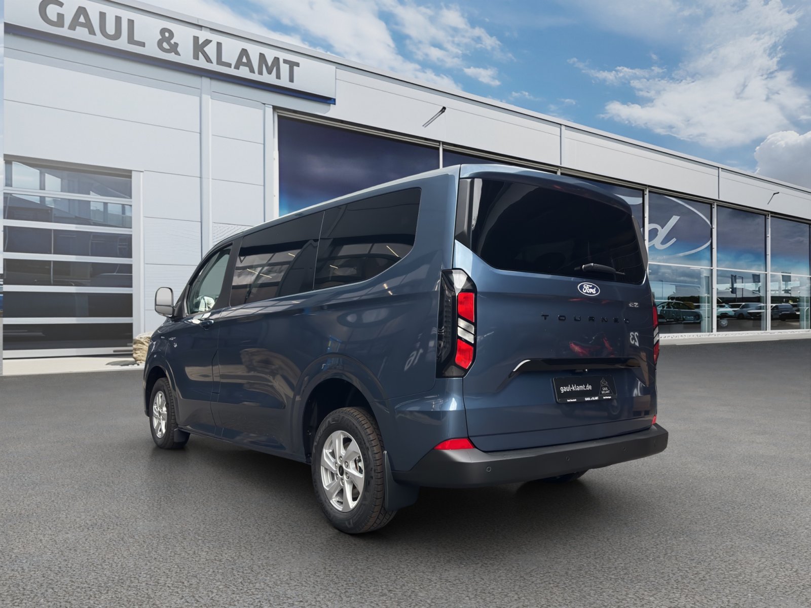 Fahrzeugabbildung Ford Tourneo Custom 2.0 Ecoblue 320 L1 Tourneo Trend FWD