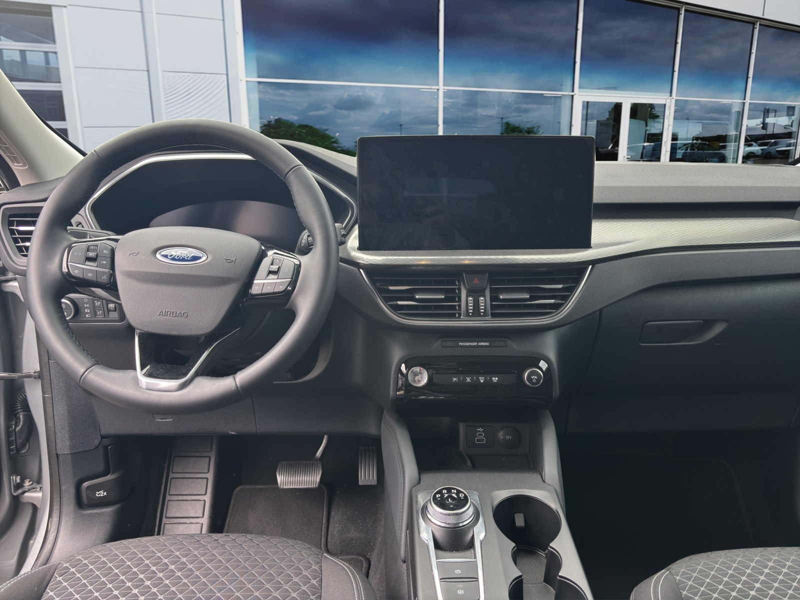 Fahrzeugabbildung Ford Kuga Hybrid 178 kW (Motor 2,5 Ltr. 112 kW) Titanium #Winter-Paket #Navi #Fahrassistenz-Systeme