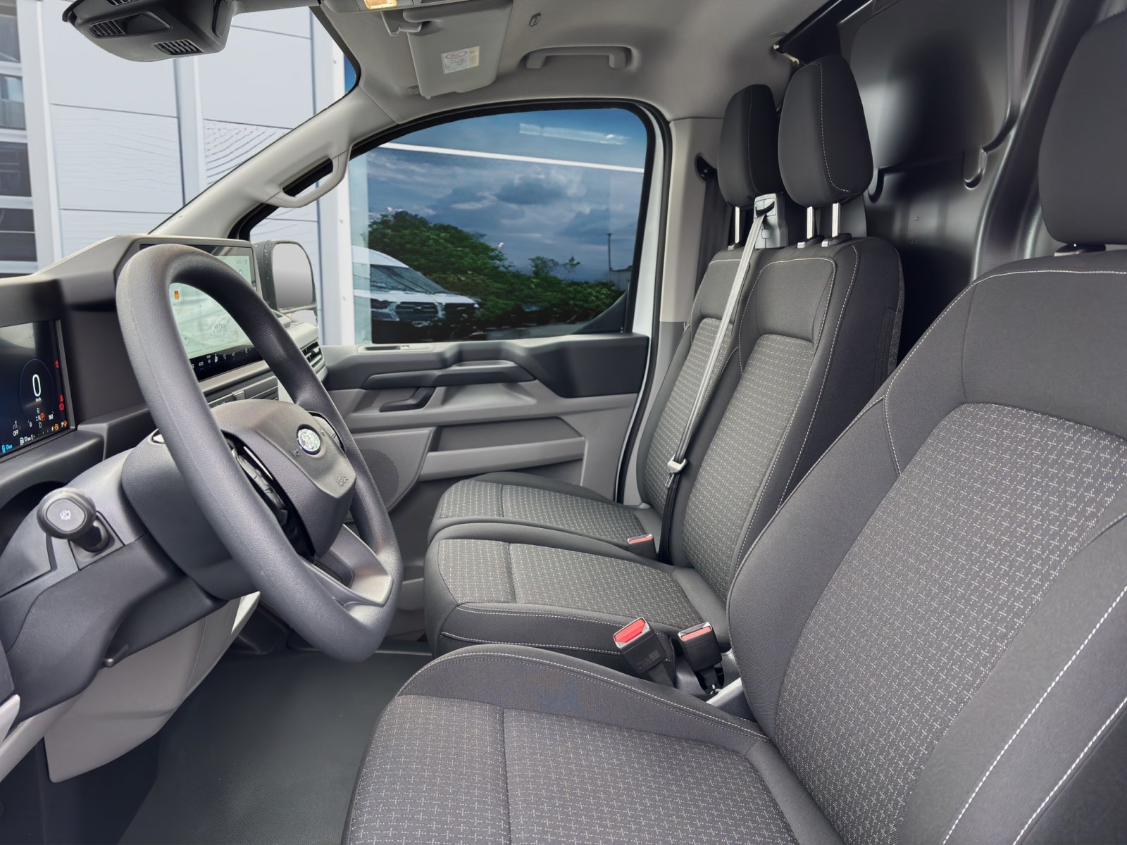 Fahrzeugabbildung Ford Transit Custom 320 L1 Trend FWD Plug-in Hybrid