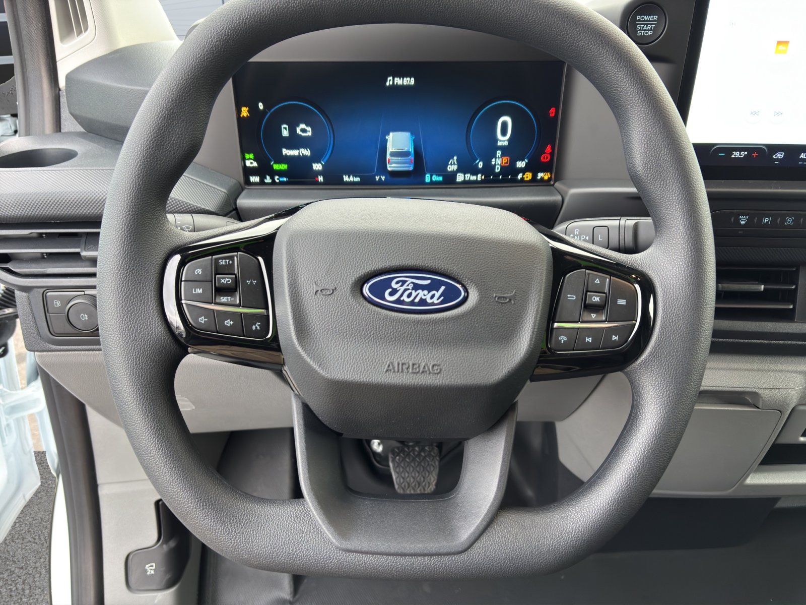 Fahrzeugabbildung Ford Transit Custom 320 L1 Trend FWD Plug-in Hybrid