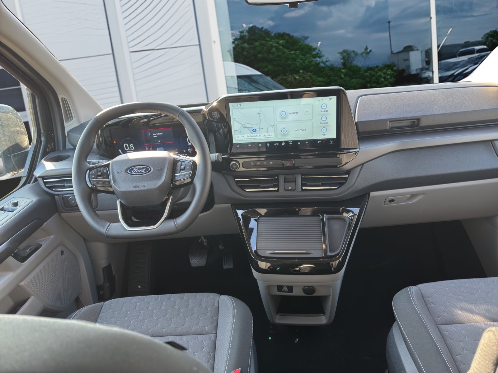 Fahrzeugabbildung Ford Tourneo Custom 2.0 Ecoblue 320 L1 Tourneo Titanium FWD B&O Soundsystem