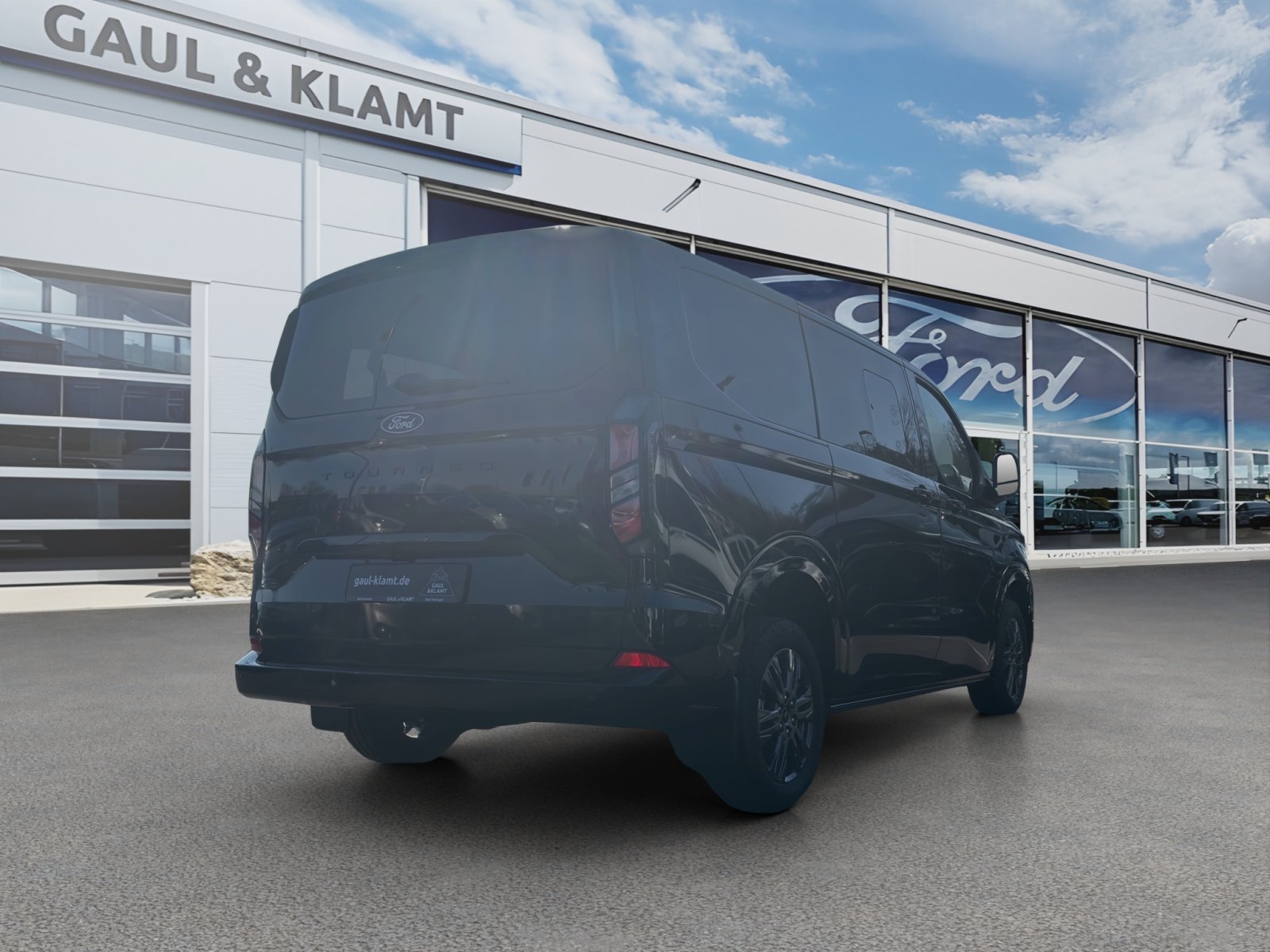 Fahrzeugabbildung Ford Tourneo Custom 2.0 Ecoblue 320 L1 Tourneo Titanium FWD B&O Soundsystem