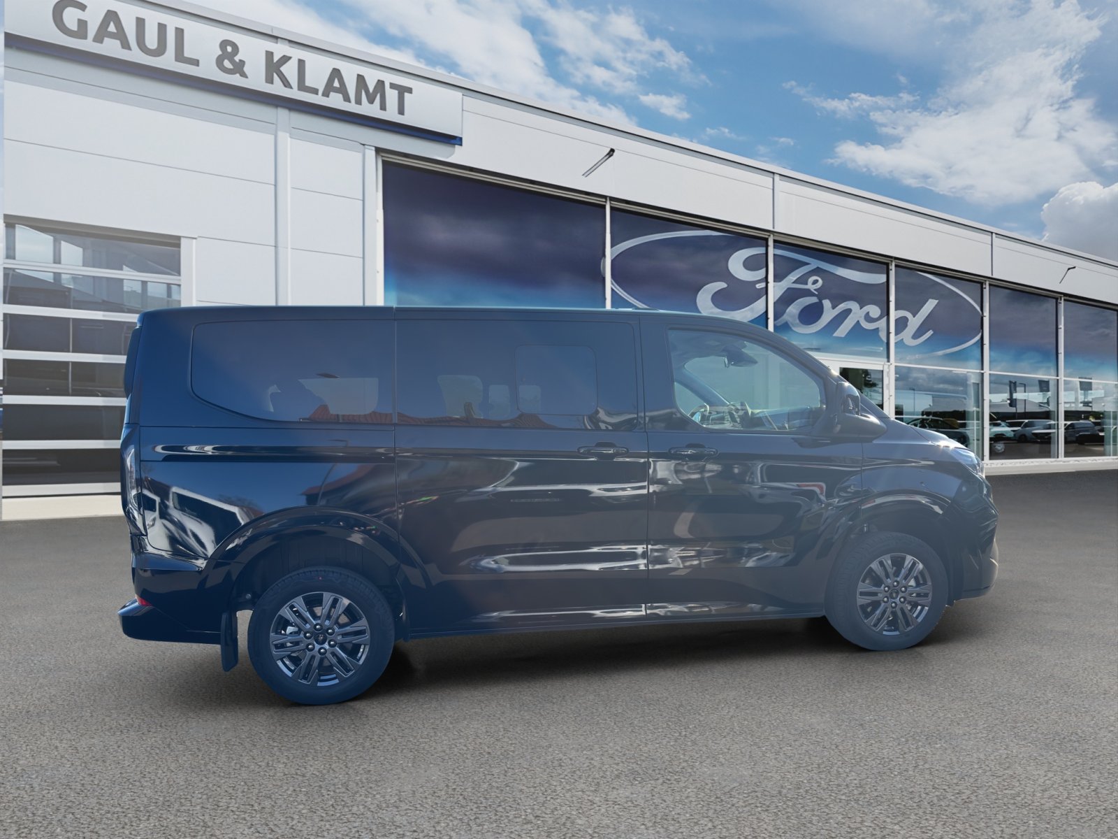 Fahrzeugabbildung Ford Tourneo Custom 2.0 Ecoblue 320 L1 Tourneo Titanium FWD B&O Soundsystem