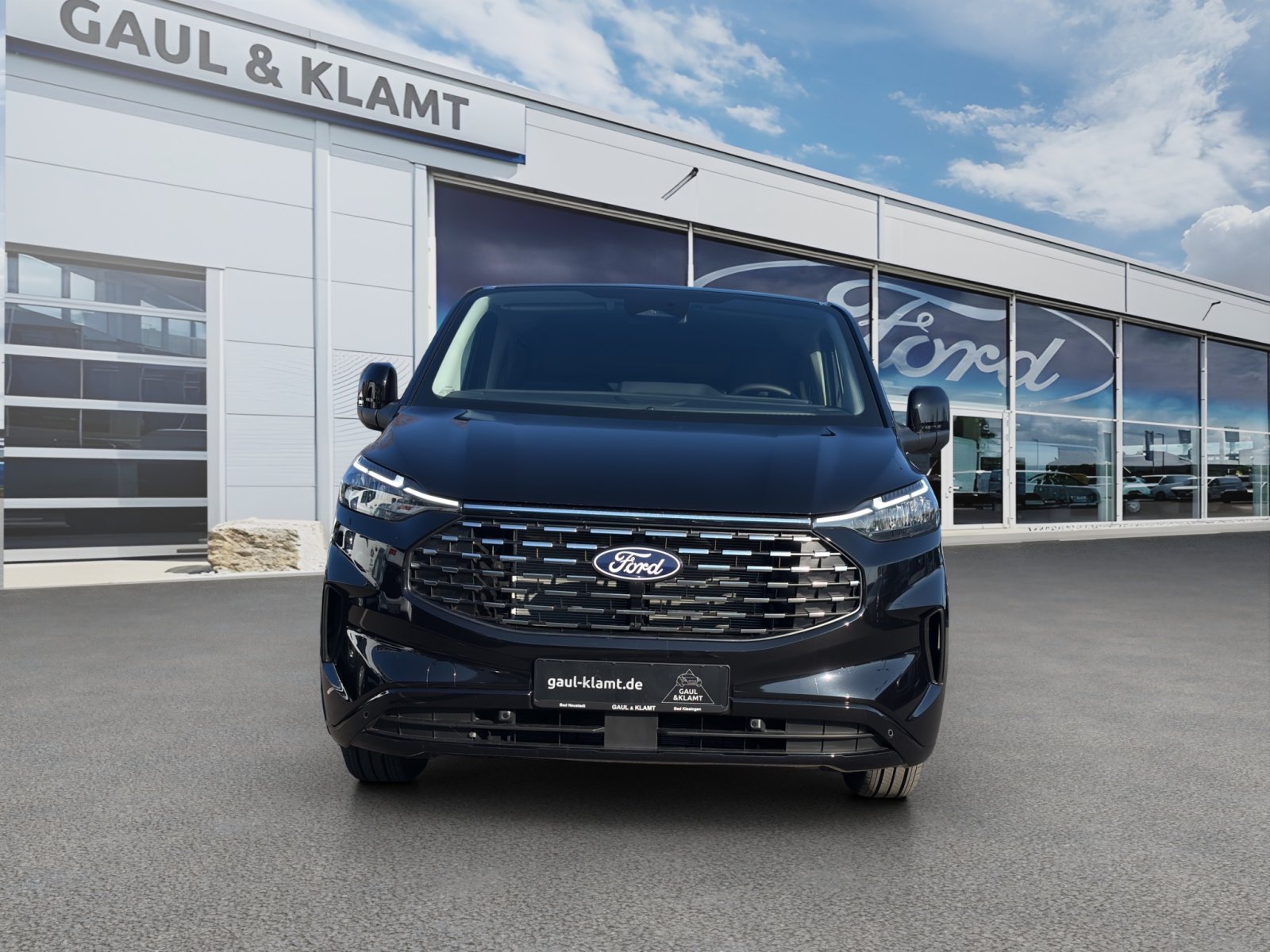 Fahrzeugabbildung Ford Tourneo Custom 2.0 Ecoblue 320 L1 Tourneo Titanium FWD B&O Soundsystem