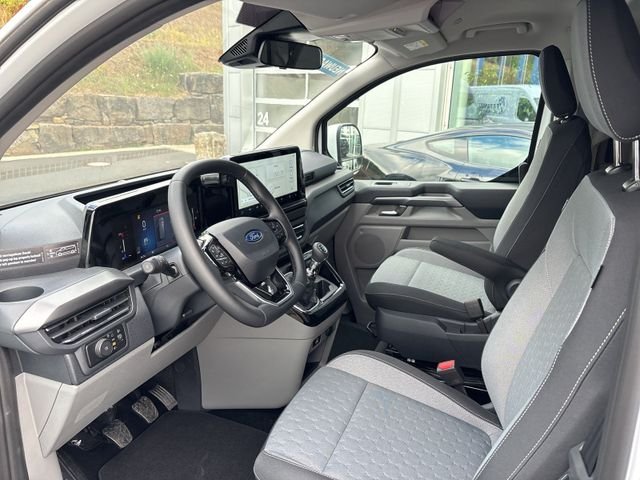 Fahrzeugabbildung Ford Tourneo Custom 2.0 320 L1 Nugget Titanium