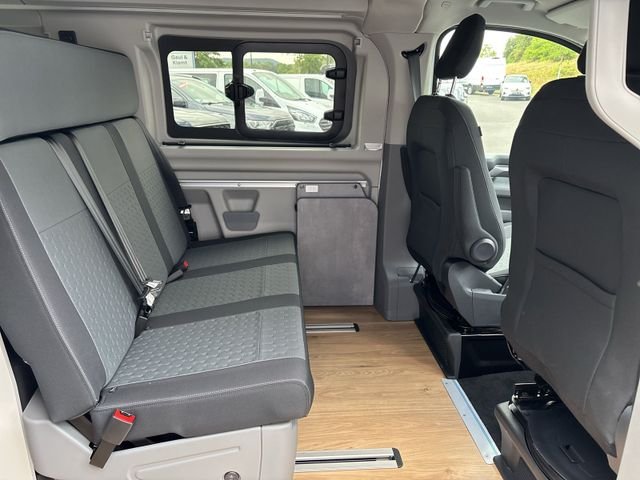 Fahrzeugabbildung Ford Tourneo Custom 2.0 320 L1 Nugget Titanium