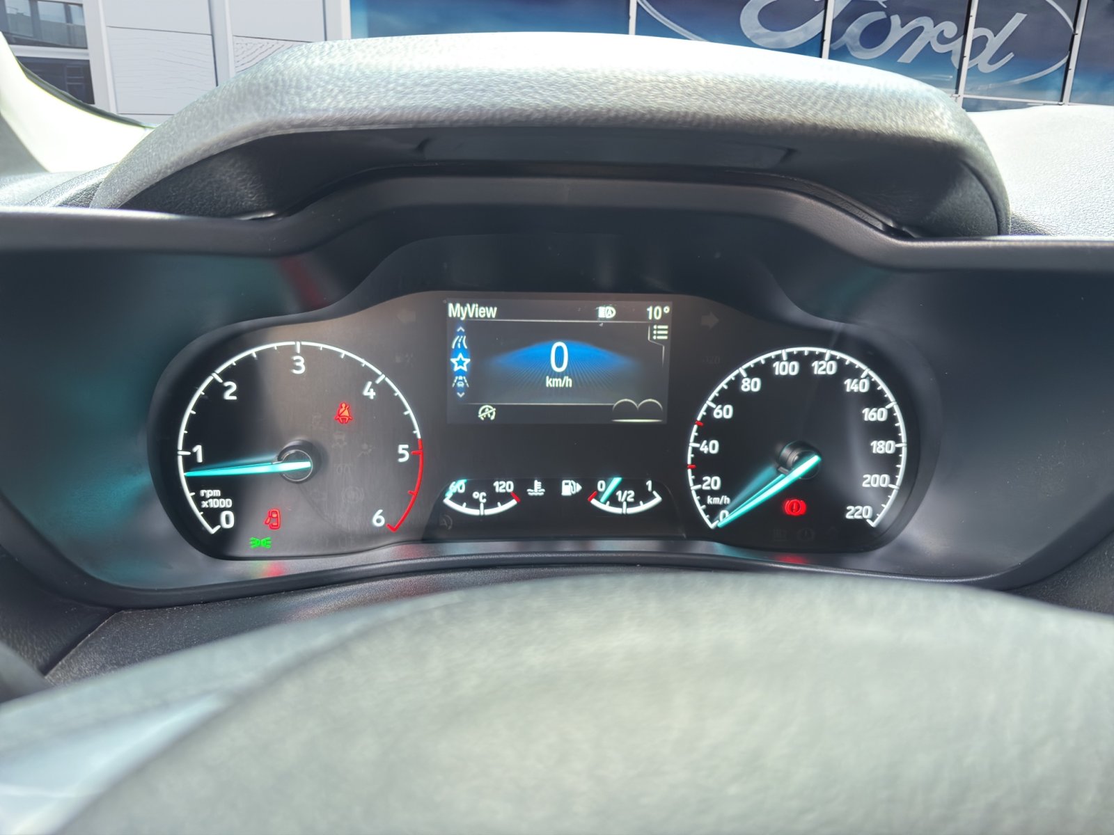 Fahrzeugabbildung Ford Grand Tourneo Titanium #Rückfahrkamera