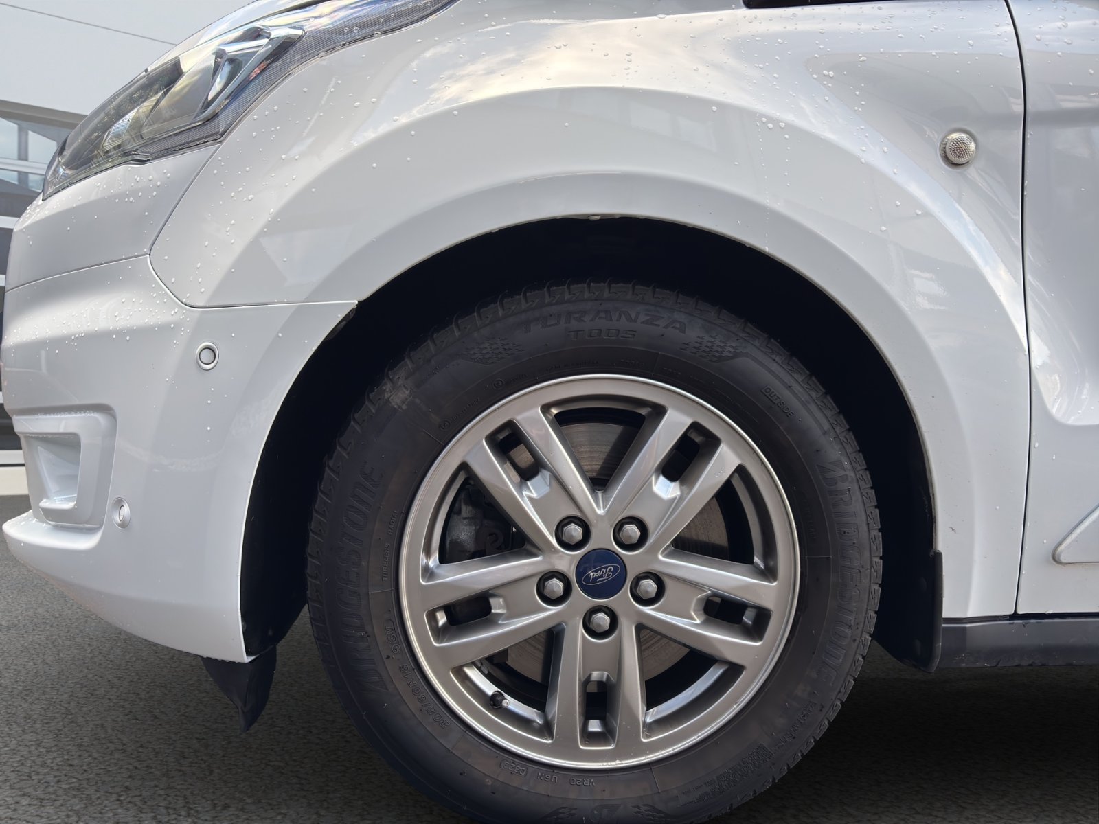 Fahrzeugabbildung Ford Grand Tourneo Titanium #Rückfahrkamera